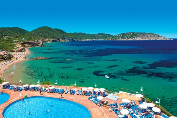 Offerta last minute - Esplora l'Incantevole Ibiza con l'Offerta Esclusiva Alpiclub Invisa Cala Verde di Wow Viaggi  - Offerta Alpitour