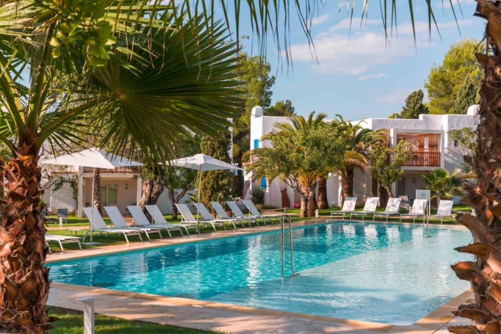 Offerta Last Minute - Ibiza - Esplora il Paradiso a Ibiza: Offerta Esclusiva al Cala Llenya Resort con Wow Viaggi - Offerta Alpitour