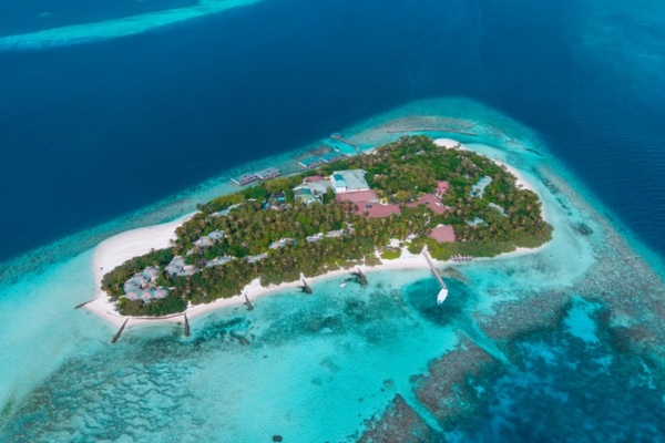 Offerta Last Minute - Maldive - Esplora il Paradiso: Embudu Village Island Resort nelle Maldive con Eden Viaggi - Offerta Wow Viaggi