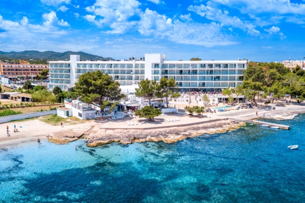 Offerta last minute - Esplora l'Eleganza Tropicale a Ibiza con l'Offerta Searesort Fergus Style Bahamas di Francorosso da Wow Viaggi