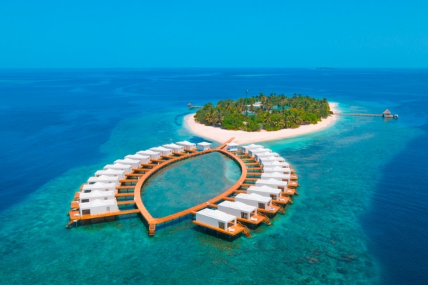Offerta Last Minute - Esperienza da Sogno alle Maldive: Seaclub Sandies Bathala Resort